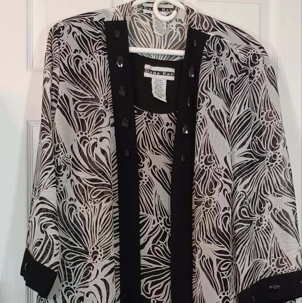 DANA KAY 2 Piece Top Blouse Jacket Size 24W black gray buttons pads